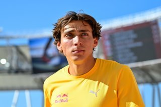 Armand Duplantis a battu son record du monde pour la 13e fois à Budapest. KEYSTONE/EPA/Tamas Vasvari